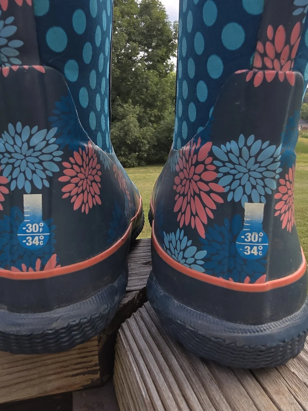 Bogs Flower Dot Classic Boot InsulateWaterproof Size US Youth/EURO 39 Womens 8